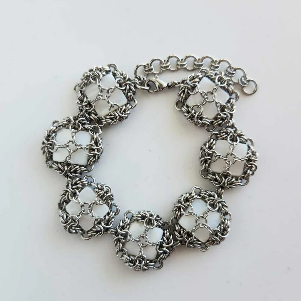 Vintage silver and white mother-of-pearl medieval bracelet - Picture 10 of 13